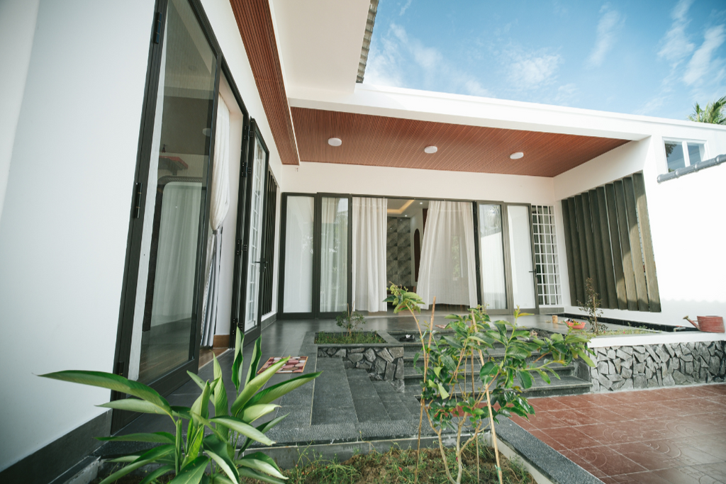 Premium Aluminum sliding Doors and windows  / UPVC Windows and Doors